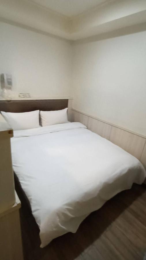 Galaxy Mini Inn Tajpej Zewnętrze zdjęcie