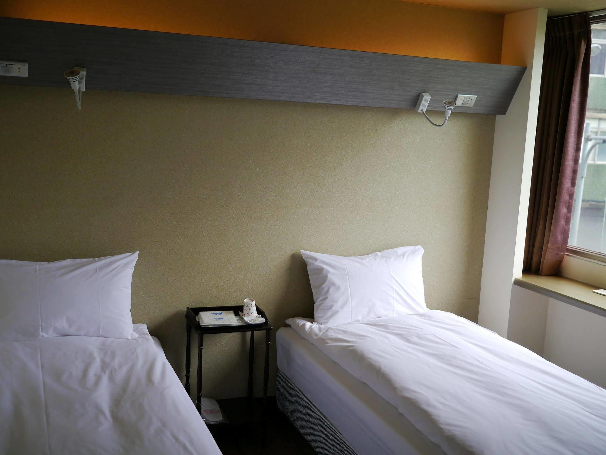Galaxy Mini Inn Tajpej Zewnętrze zdjęcie