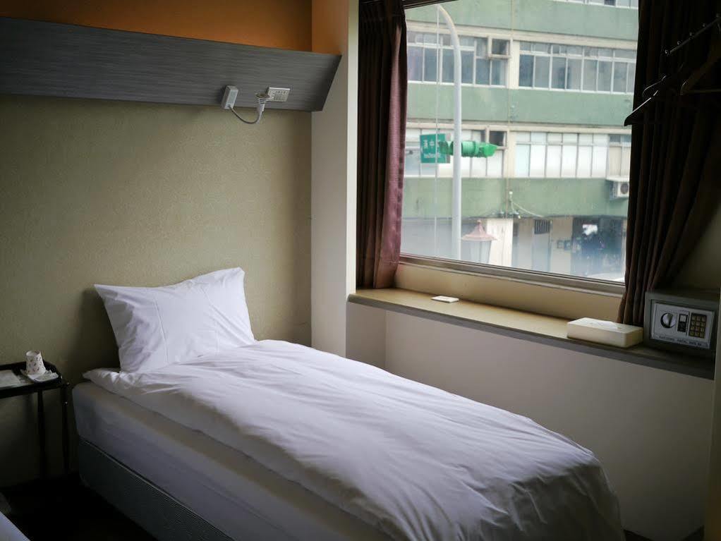 Galaxy Mini Inn Tajpej Zewnętrze zdjęcie